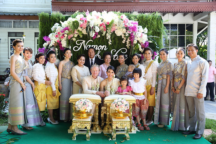 จัดดอกไม้งานแต่ง งานแต่งงาน พิธีไทย